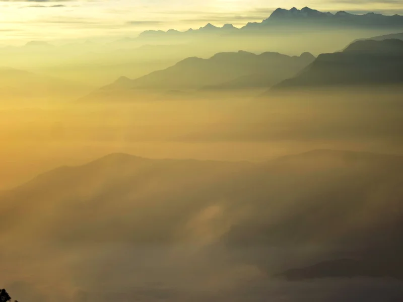 Vista desde el cerro Kennedy, donde se divisan las cumbres más altas de la Sierra Nevada de Santa Marta.