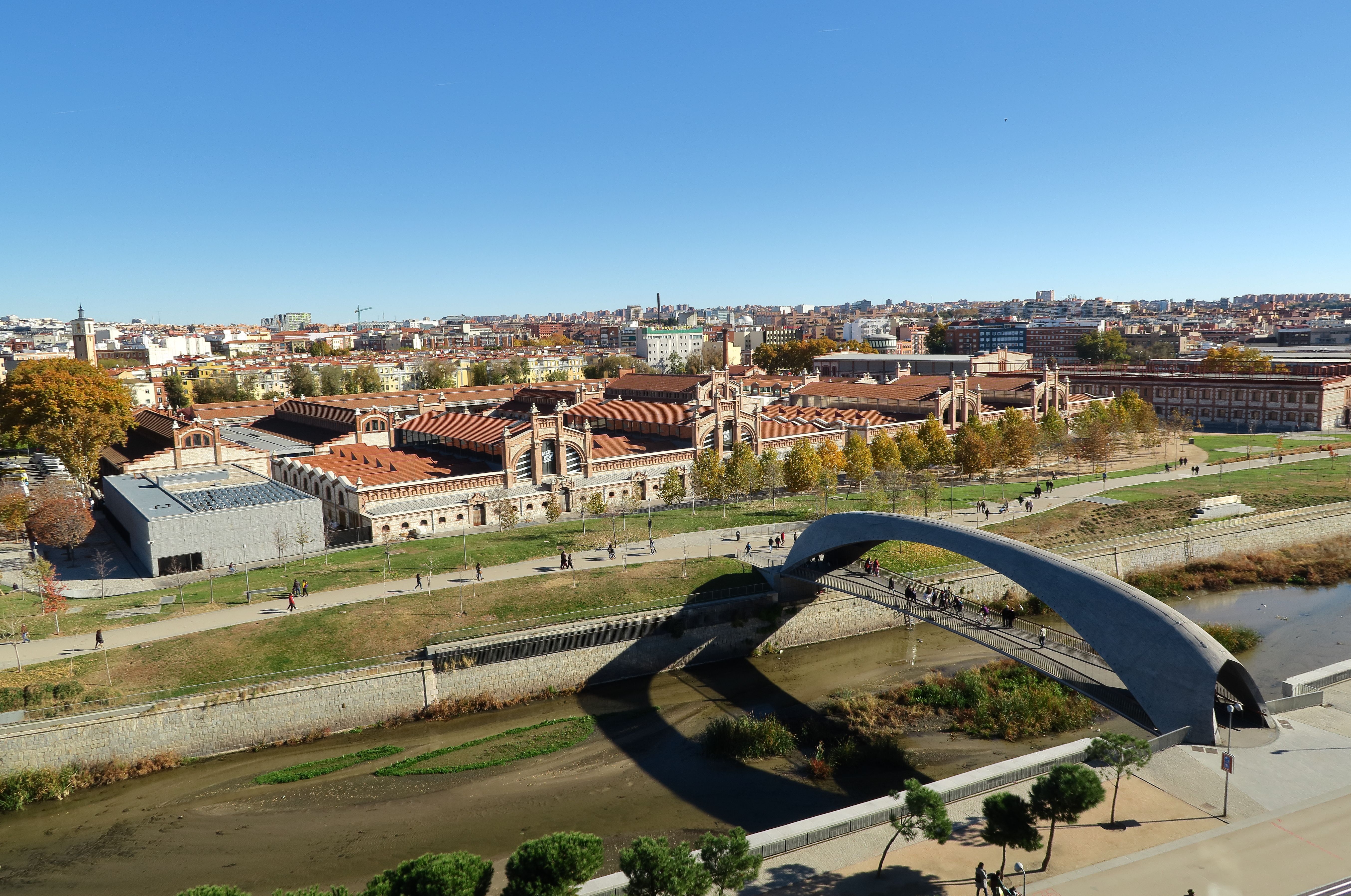 Matadero y Puente de Matadero, Arganzuela: panorámica desde Madrid Río 2