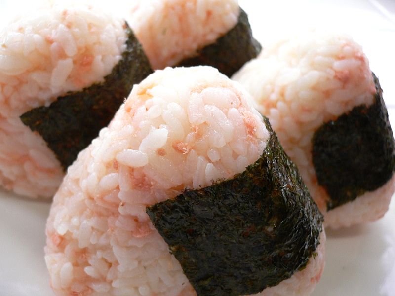 Salmon onigiri by yomi
