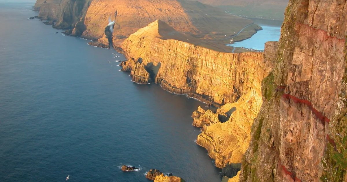 Islas Feroe: senderismo entre frailecillos y kvæði - Nomadiq Magazine