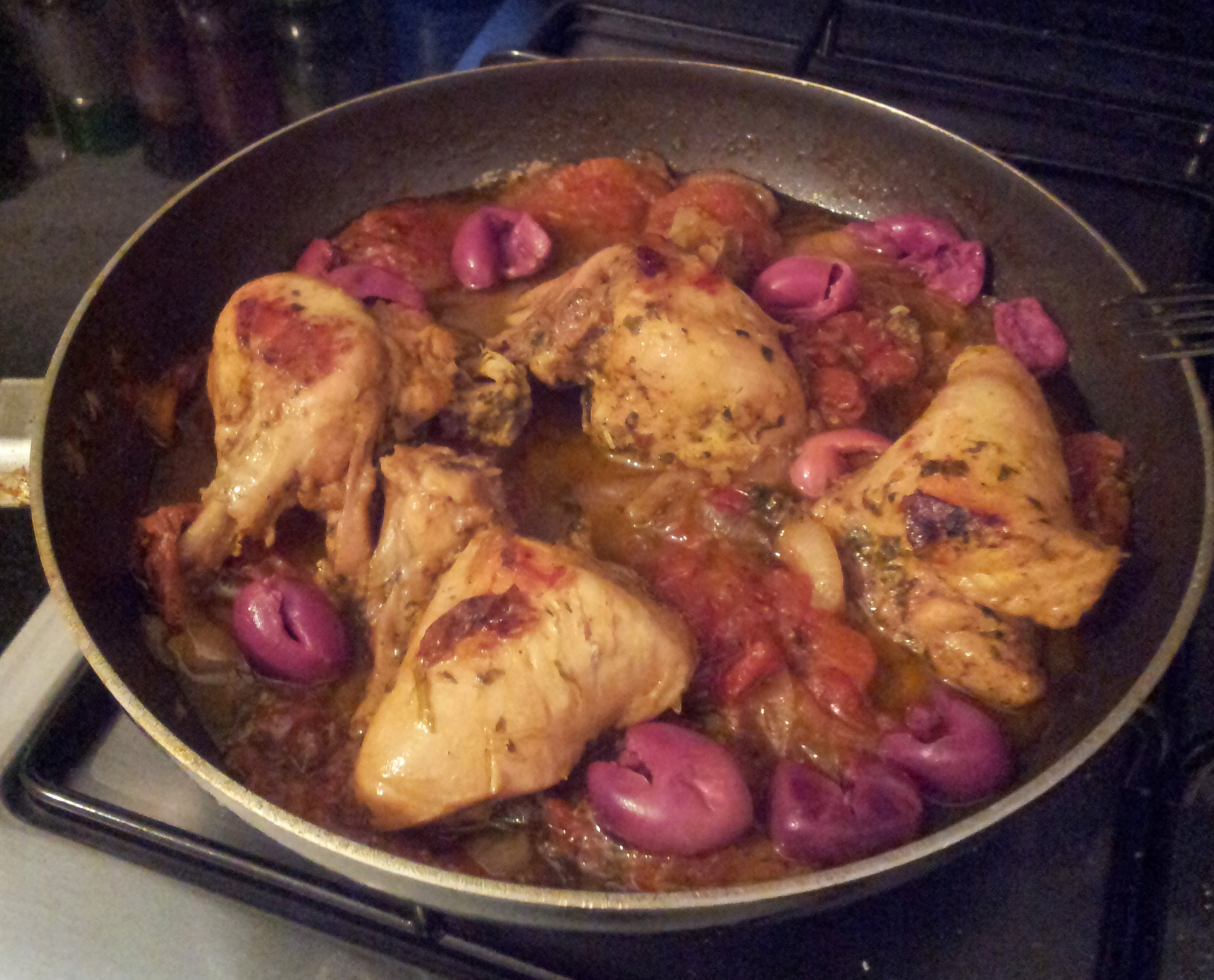 Poulet chermoula aux olives rouges