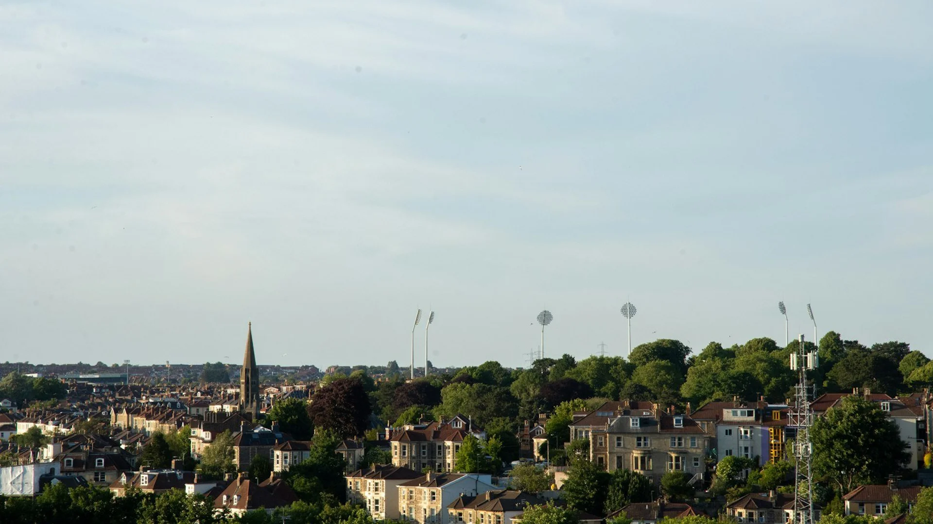 Vista panorámica del Puente Colgante de Clifton y el desfiladero del Avon al atardecer