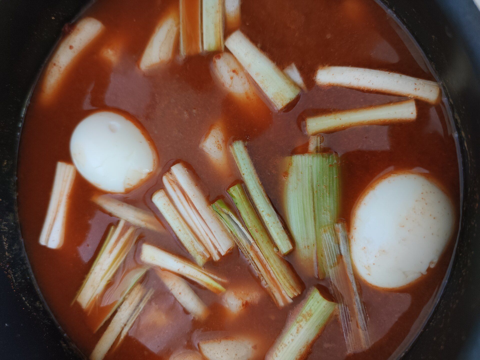 Tteokbokki making process step 3