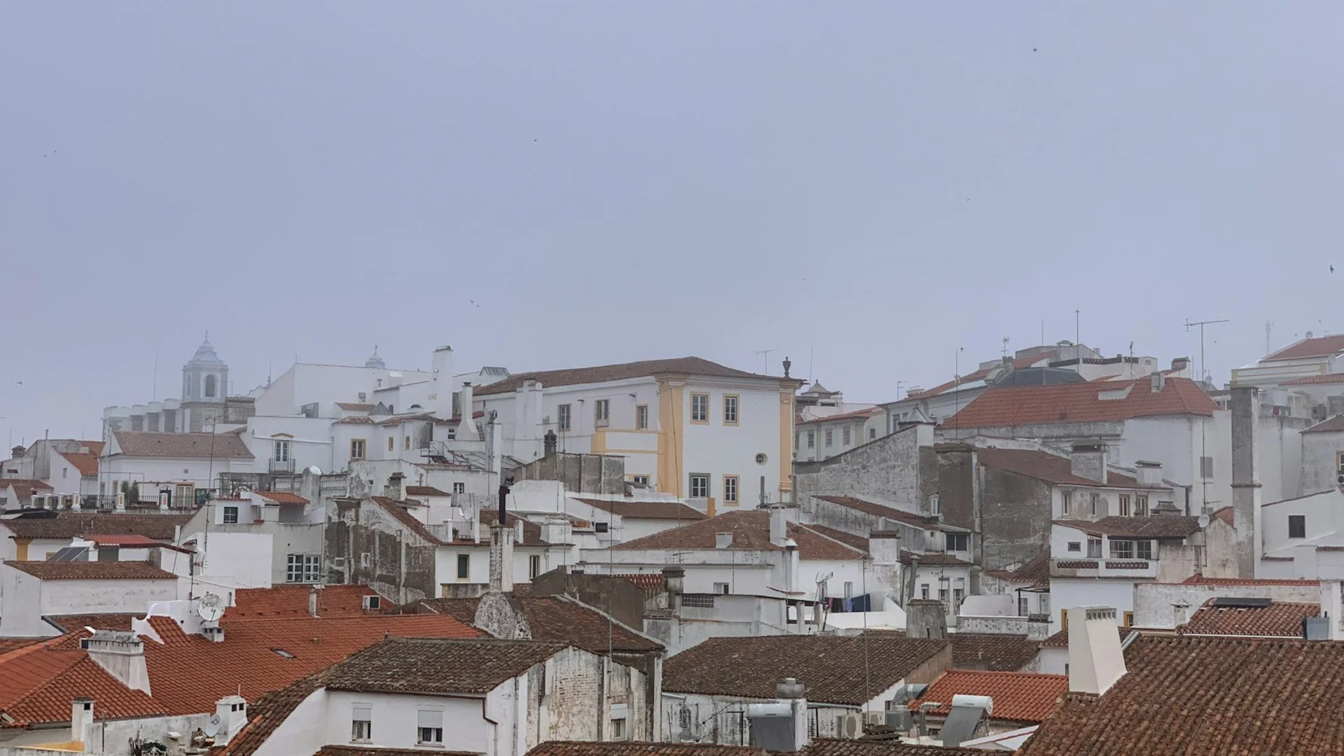 Évora cityscape
