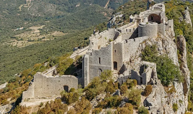 chateaux-cathares-peyrepertuse-queribus