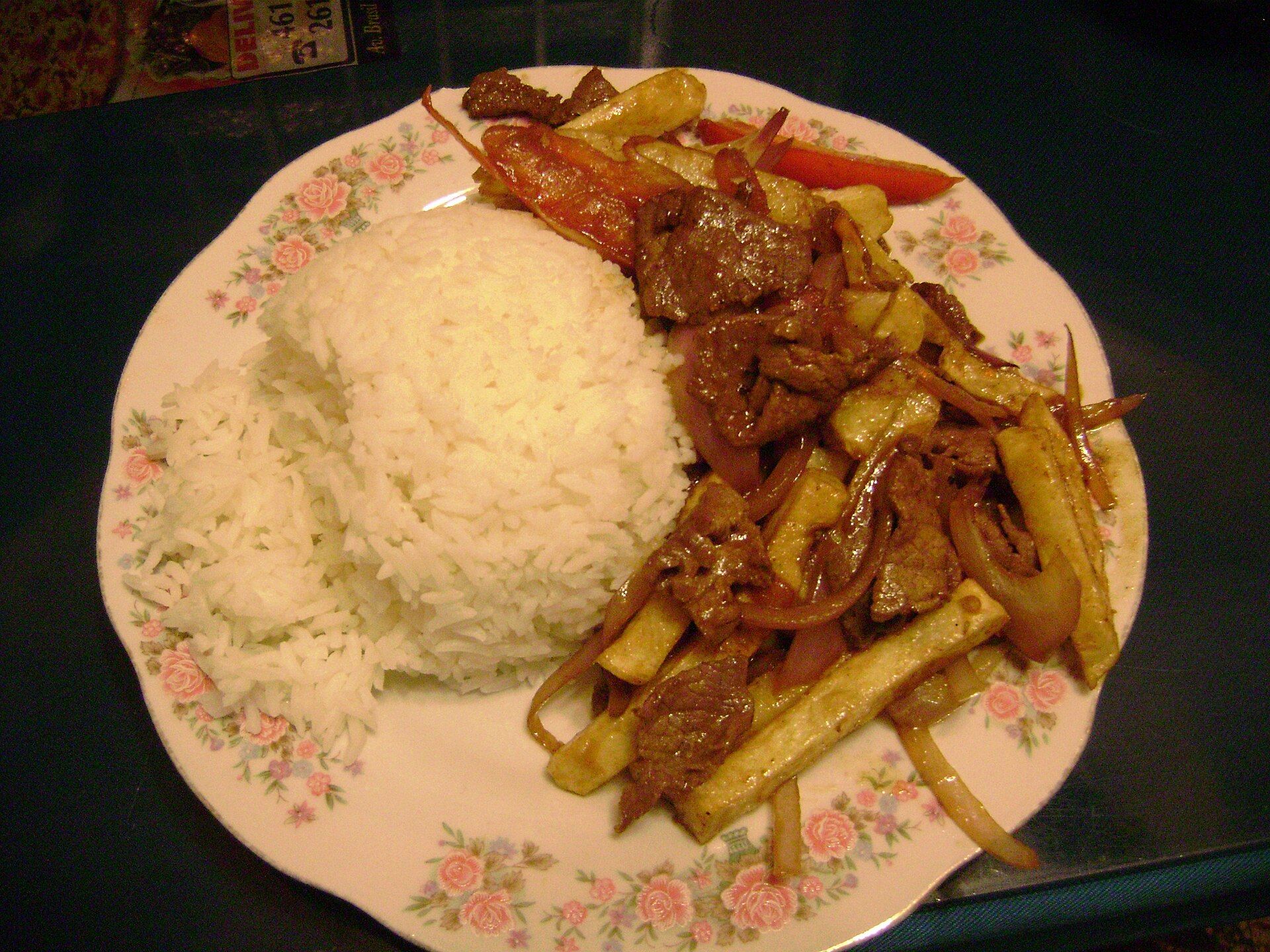 Lomo saltado