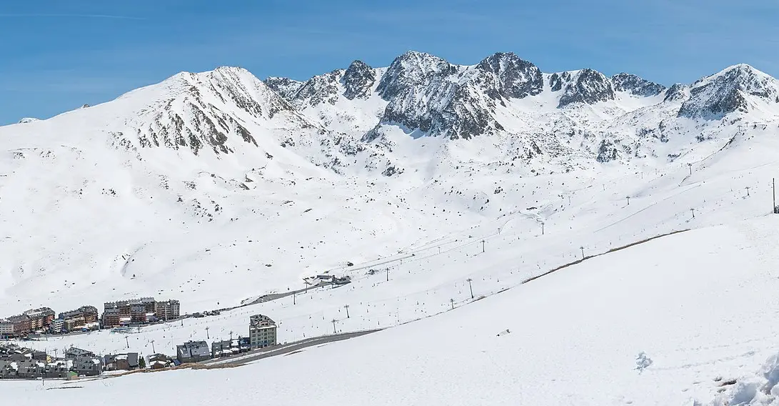 Port d'Envalira (2 408 m) : le toit des Pyrenees