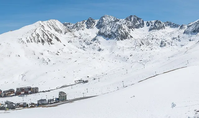Port d'Envalira (2 408 m) : le toit des Pyrenees
