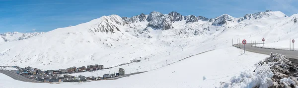 Port d'Envalira (2.408 m): el techo de los Pirineos