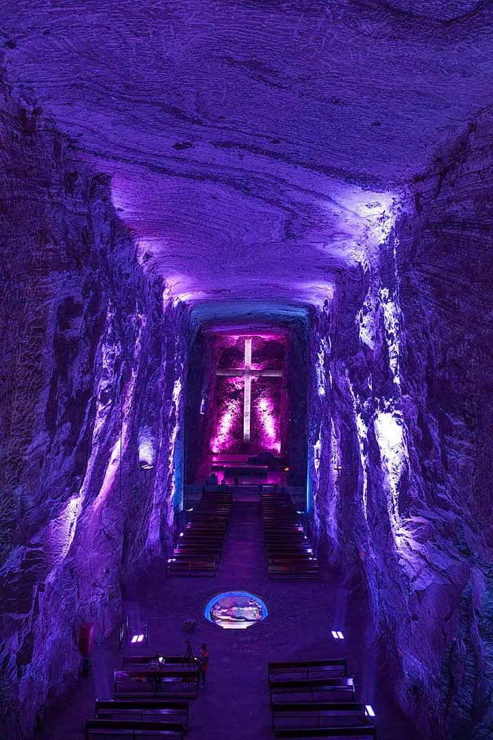 La Catedral de Sal de Zipaquirá: Un Tesoro Subterráneo de Colombia