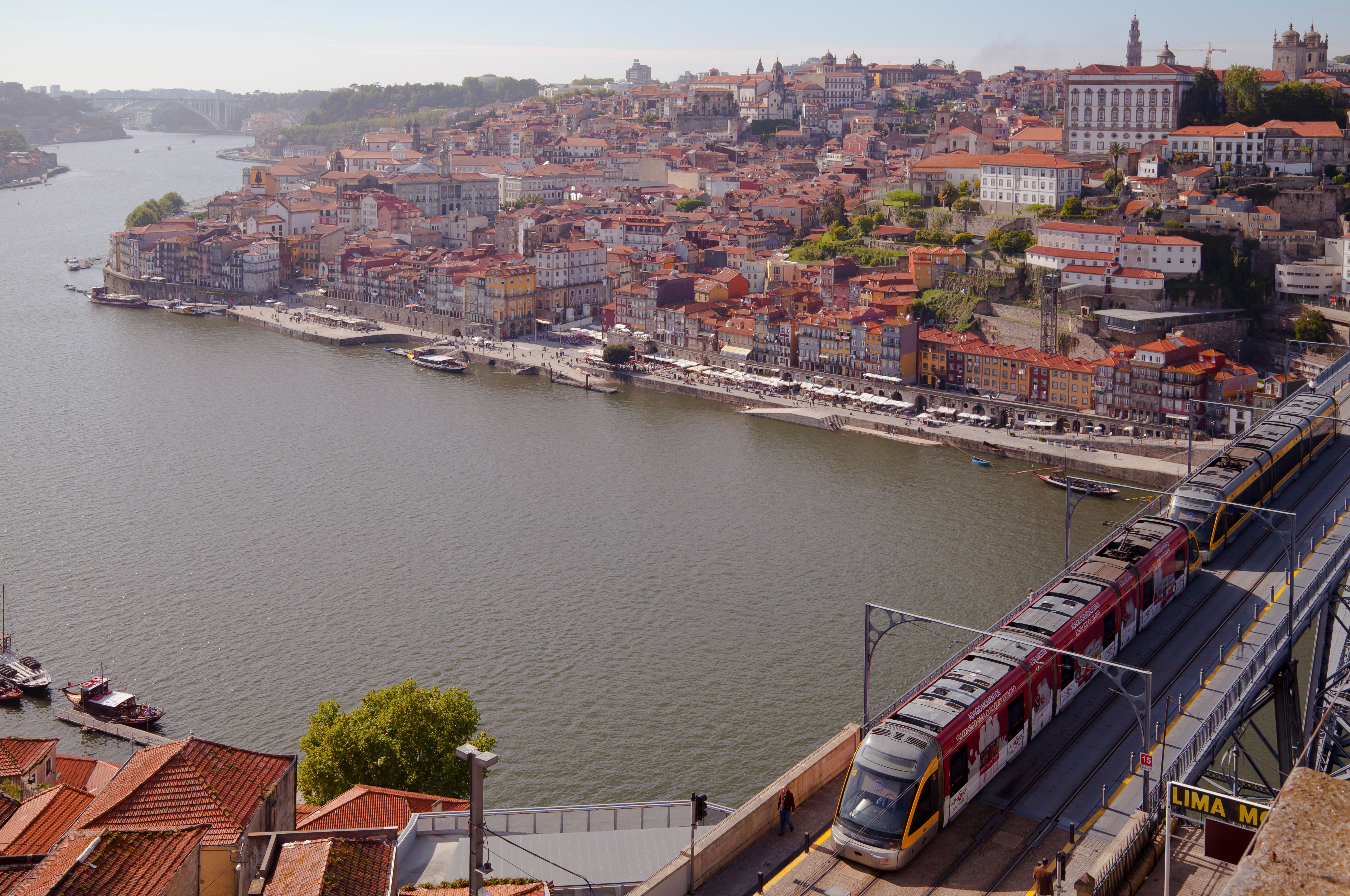 Muelle de la Ribera, Oporto, Portugal