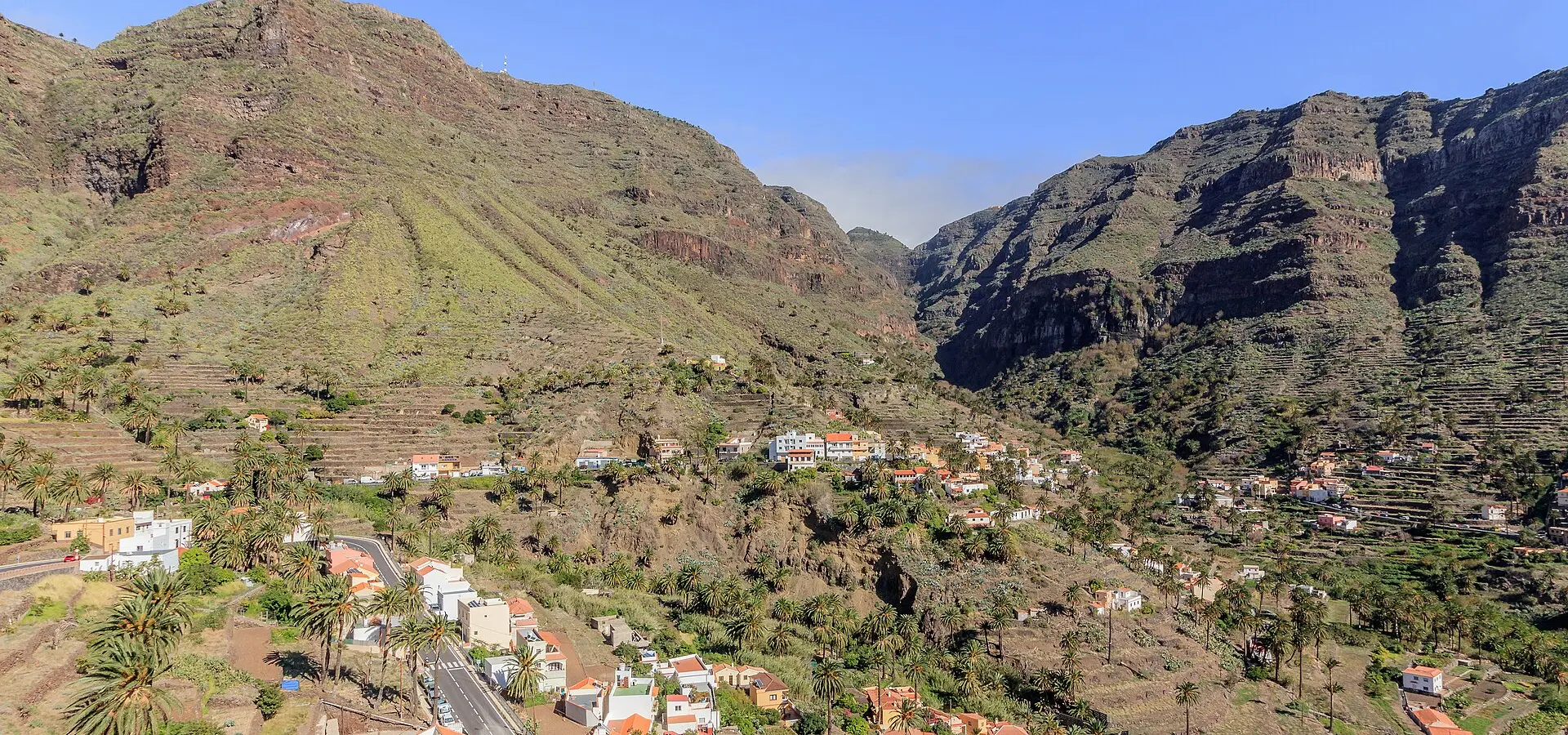 Valle Gran Rey on La Gomera, with its slopes and palm groves