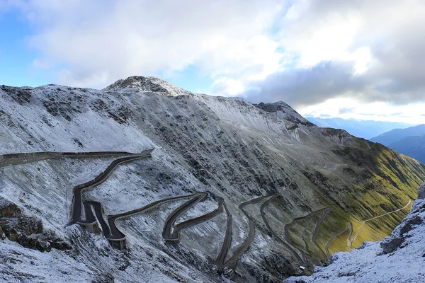Passo dello Stelvio: las 48 curvas legendarias