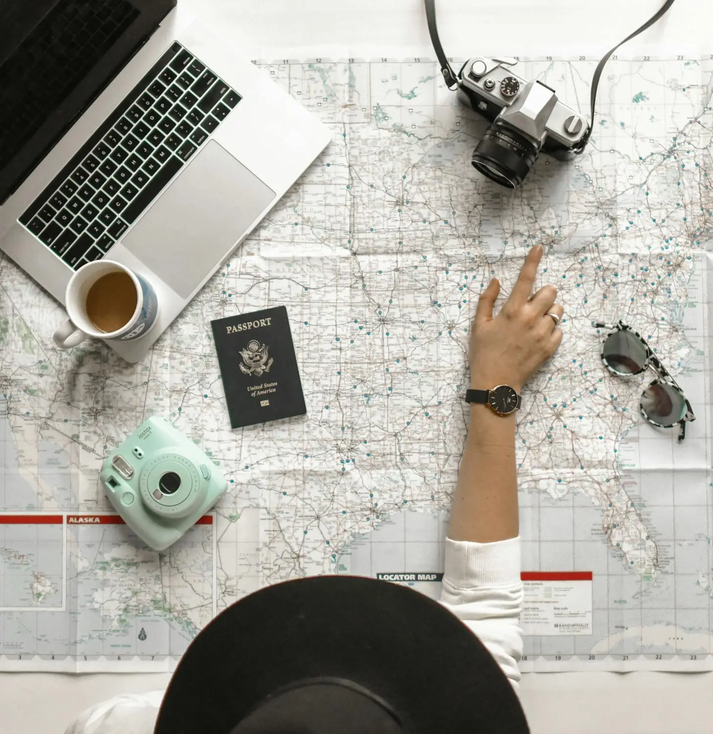 5 Libros esenciales sobre el arte de viajar lento (Slow Travel) - imagen principal