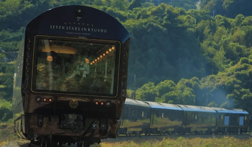 El tren de las 7 estrellas en Kyushu: una experiencia de lujo en Japón