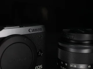 Canon EOS R7 Mark II: 39MP Stacked Sensor Rumors Heat Up