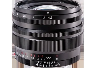 Voigtländer Nokton 40mm f/1.2 SE E-Mount lens standing vertically as official product photo.