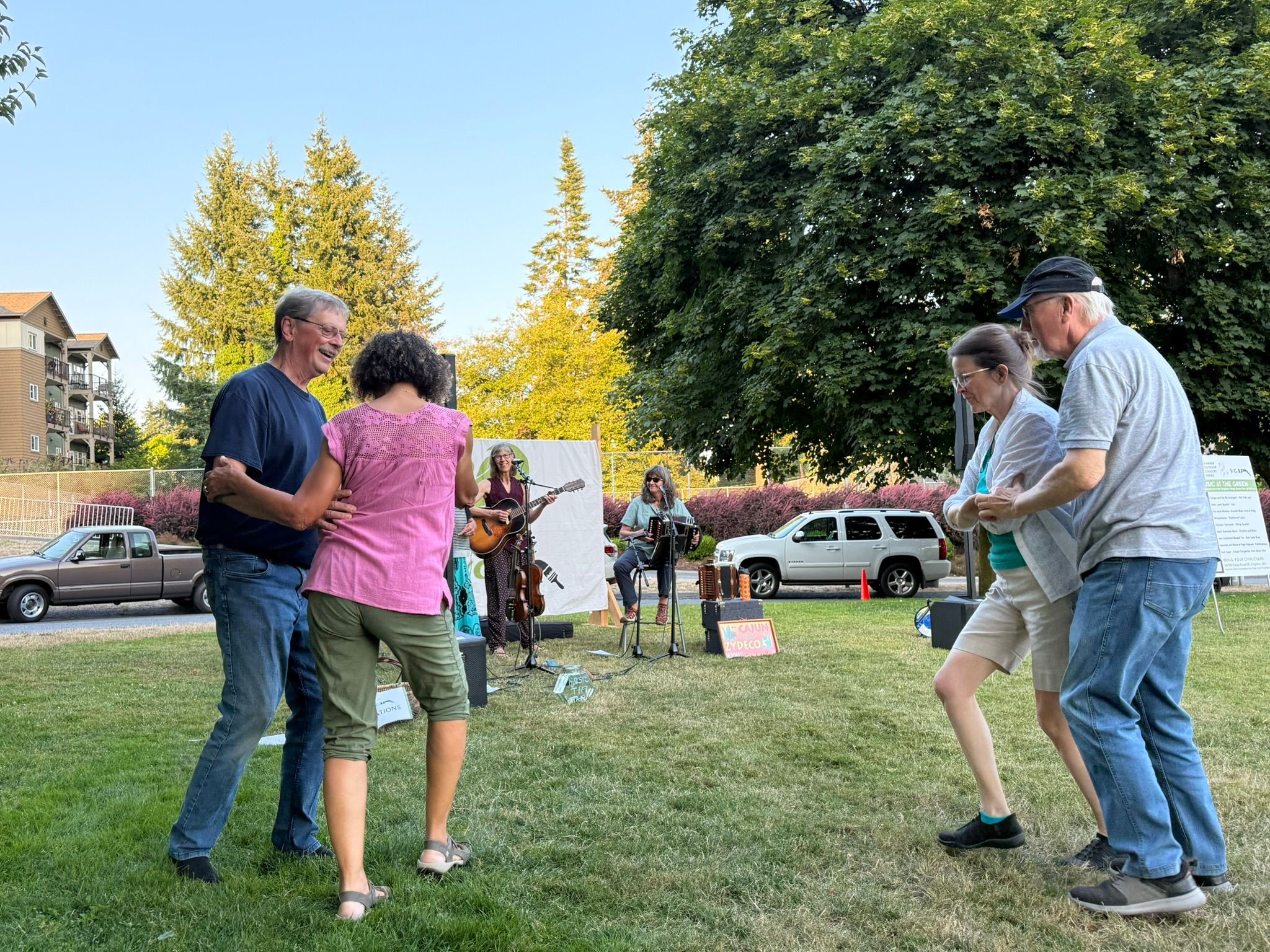 More dancing participants