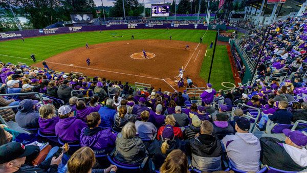 UW softball