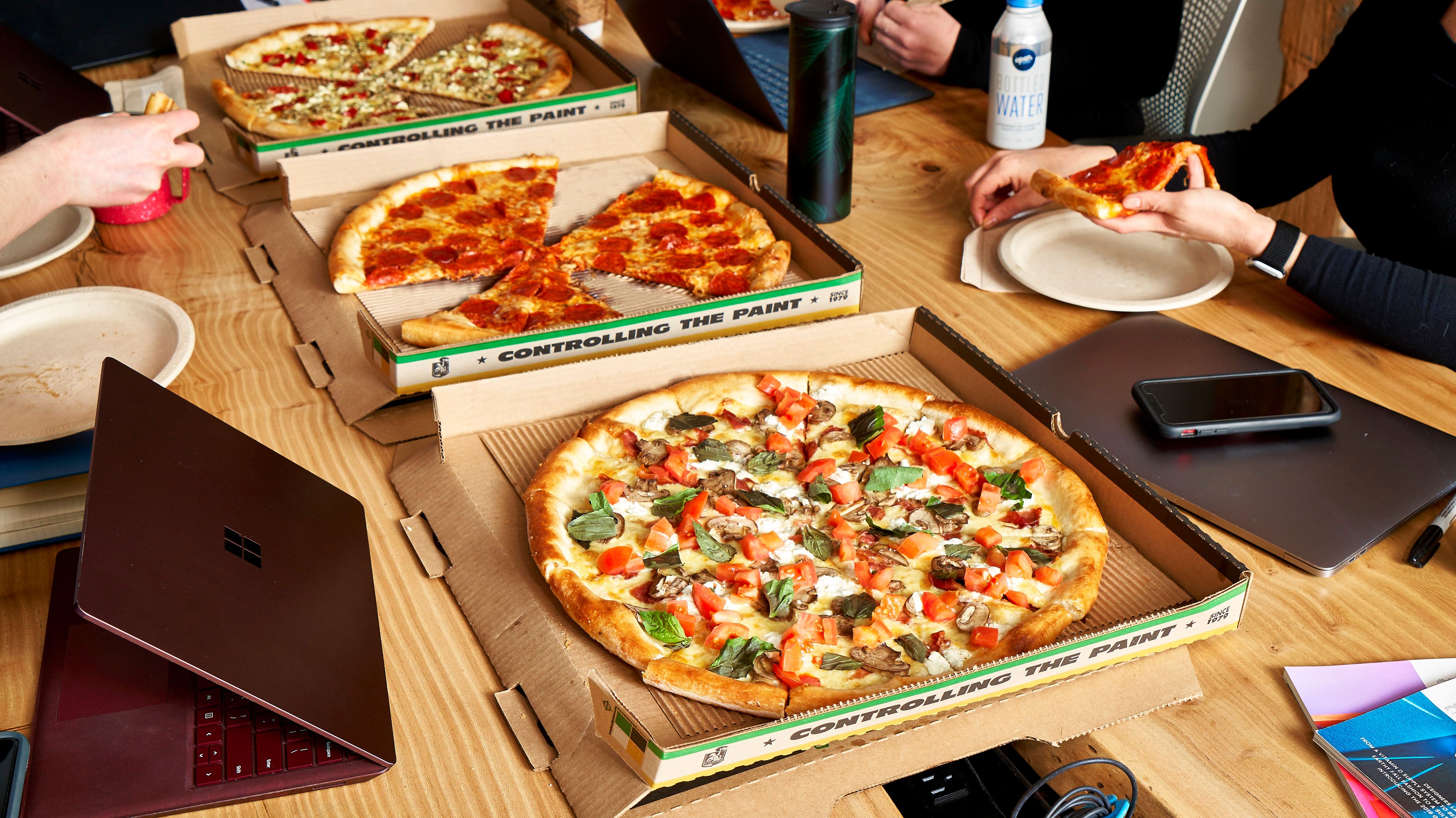 catering table pizzas H