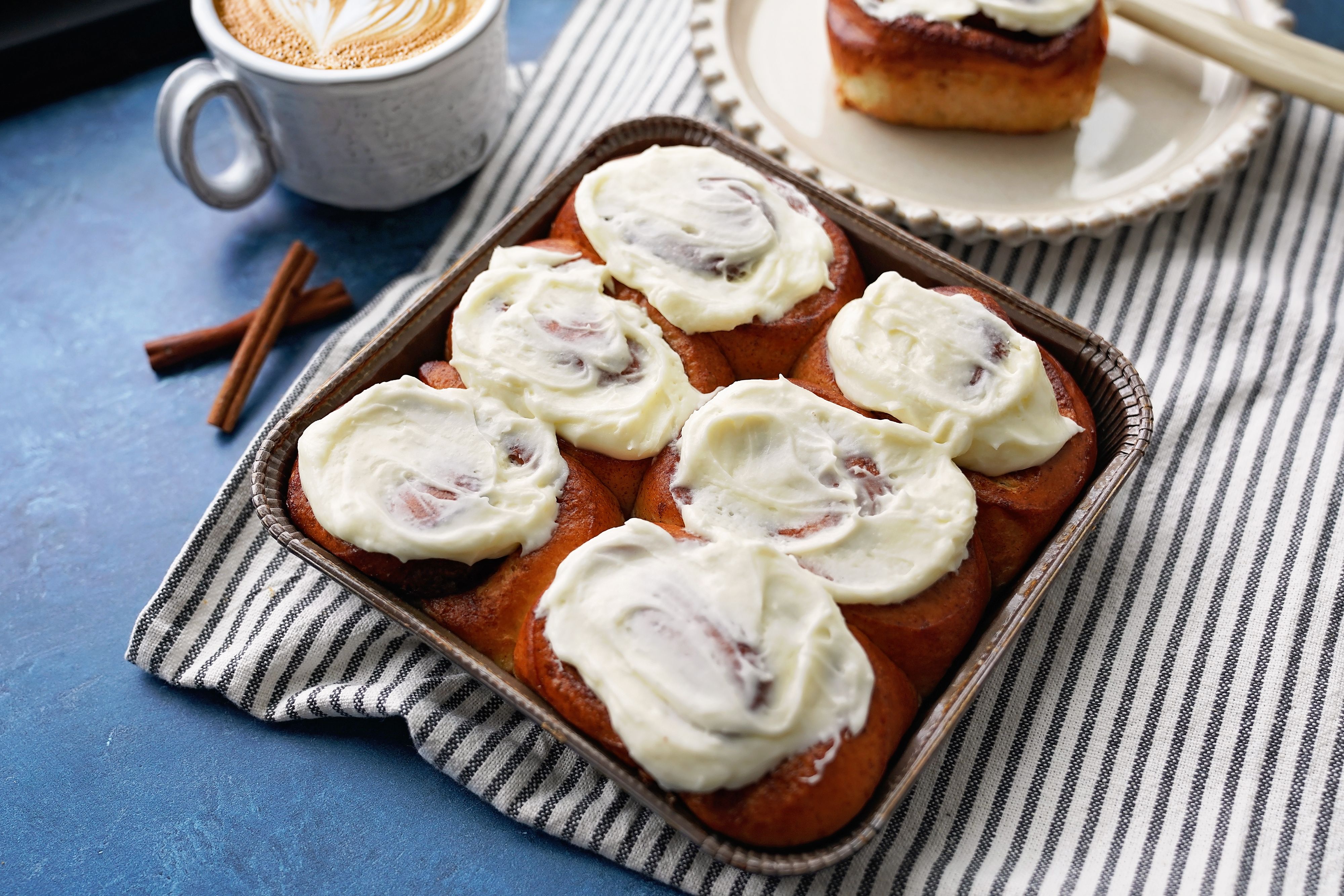 Macrina Classic Cinnamon Roll Tray