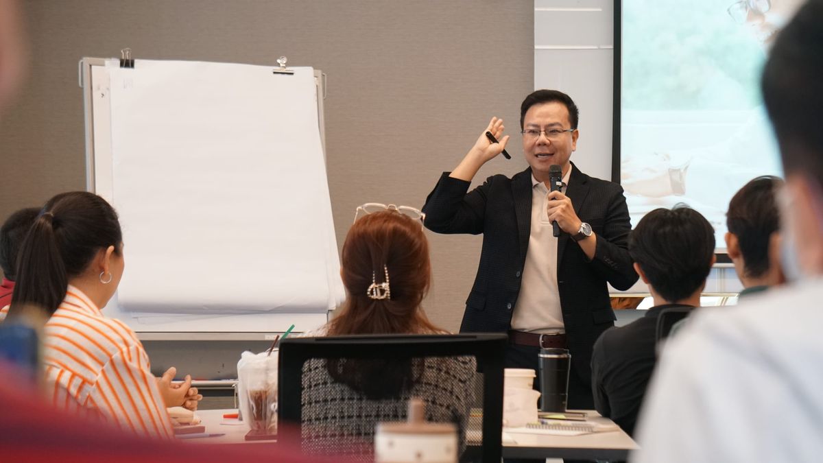 ดร.เพียว วีรพงษ์ ศรัทธาผล บรรยายหลักสูตร Strategic Leadership for Execution