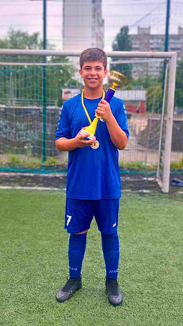 ДЮФК Столичний