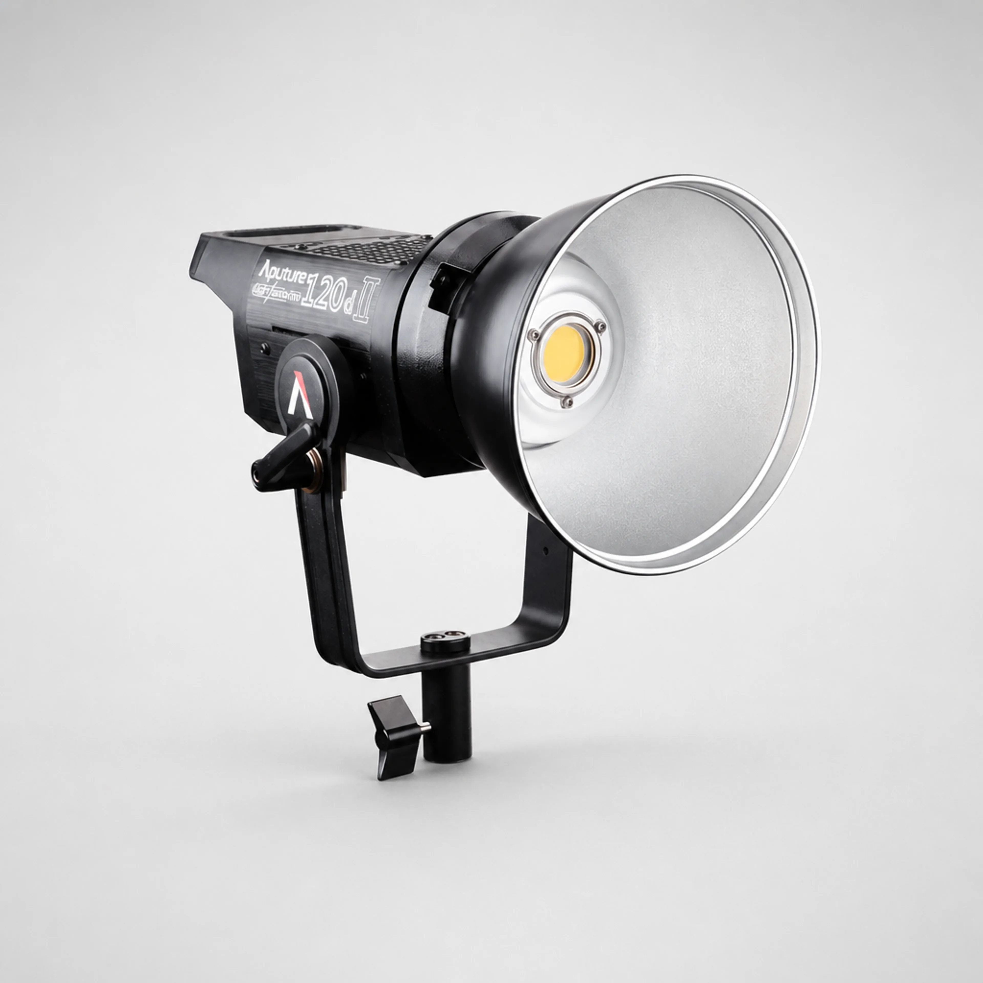 Aputure LS C120d II + équipement Bowens