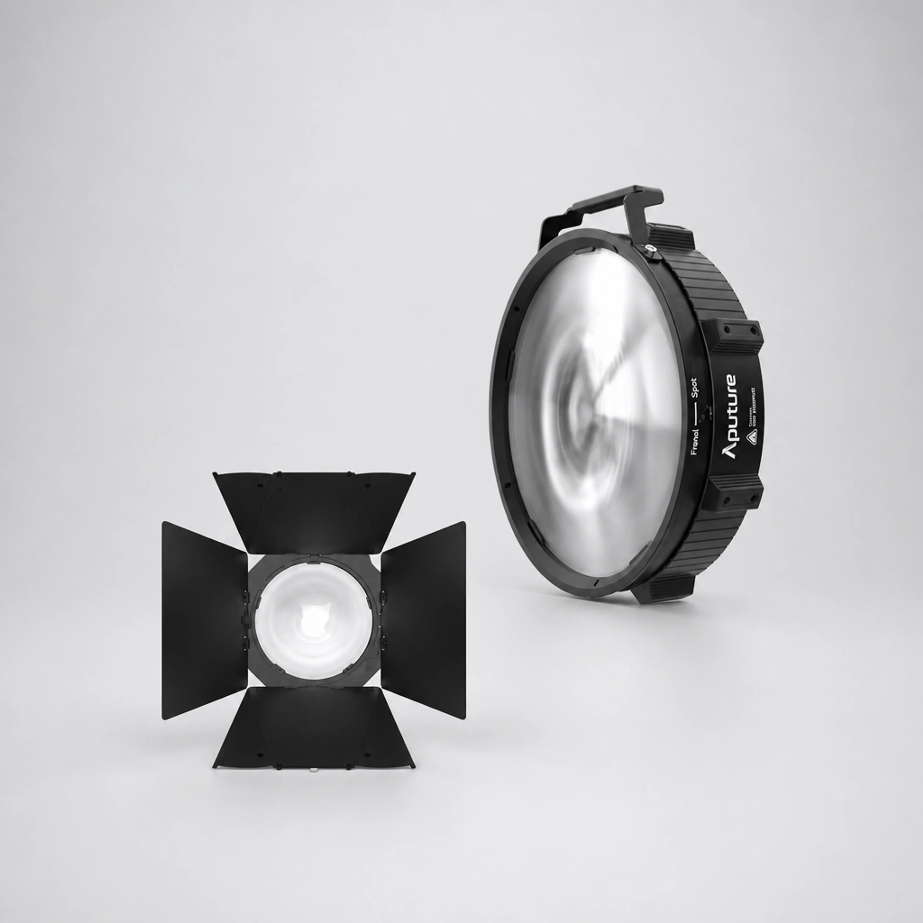 Aputure Fresnel FL-12 + Barndoor