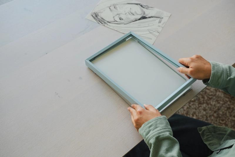 1. Sichtrahmen lösen