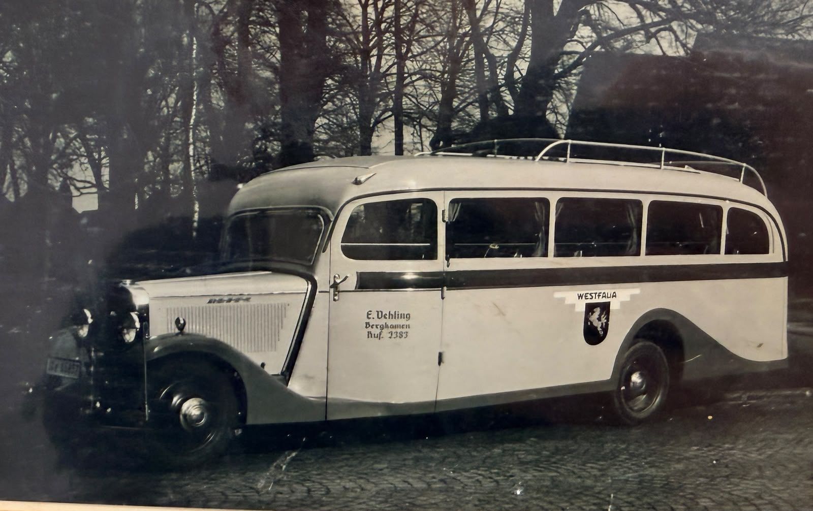 Hauber-Bus mit Westfalen-Wappen, „E. Vehling, Ruf 2283“