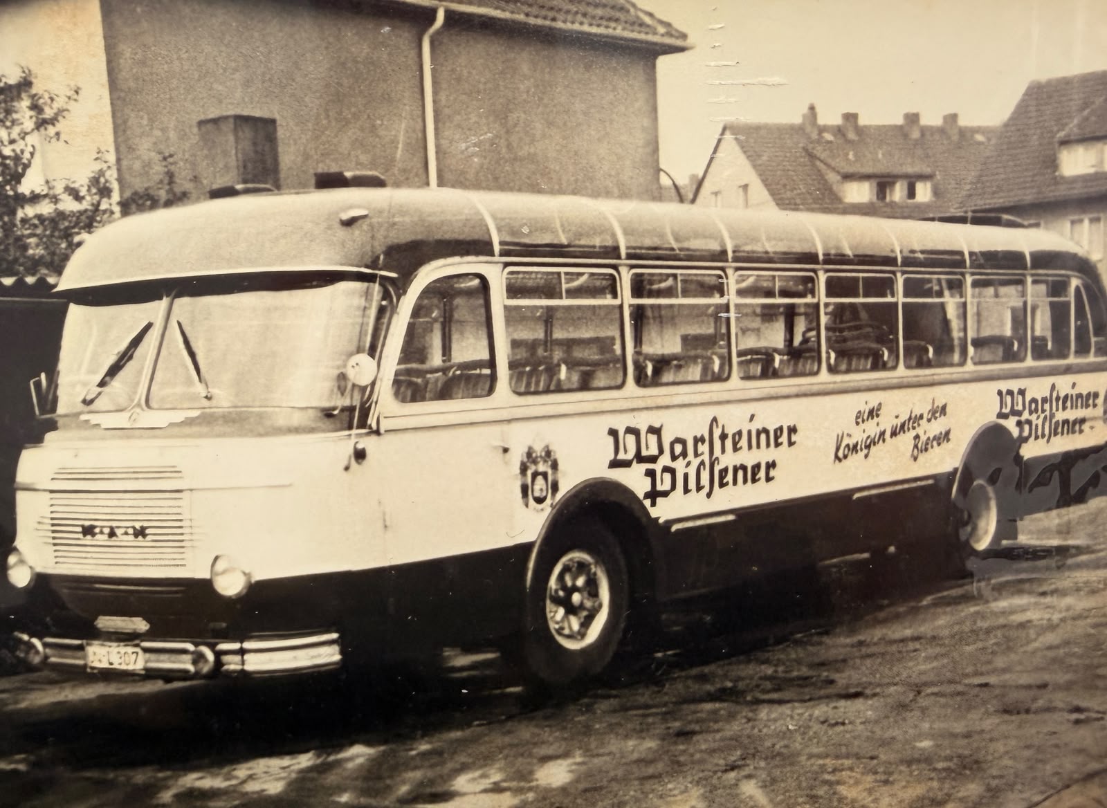 MAN-Hauber mit Warsteiner-Werbung