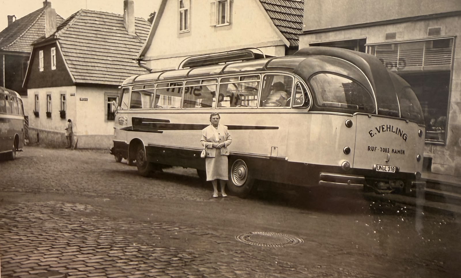 Setra-Reisebus „E. Vehling, Ruf 7083 Kamen“