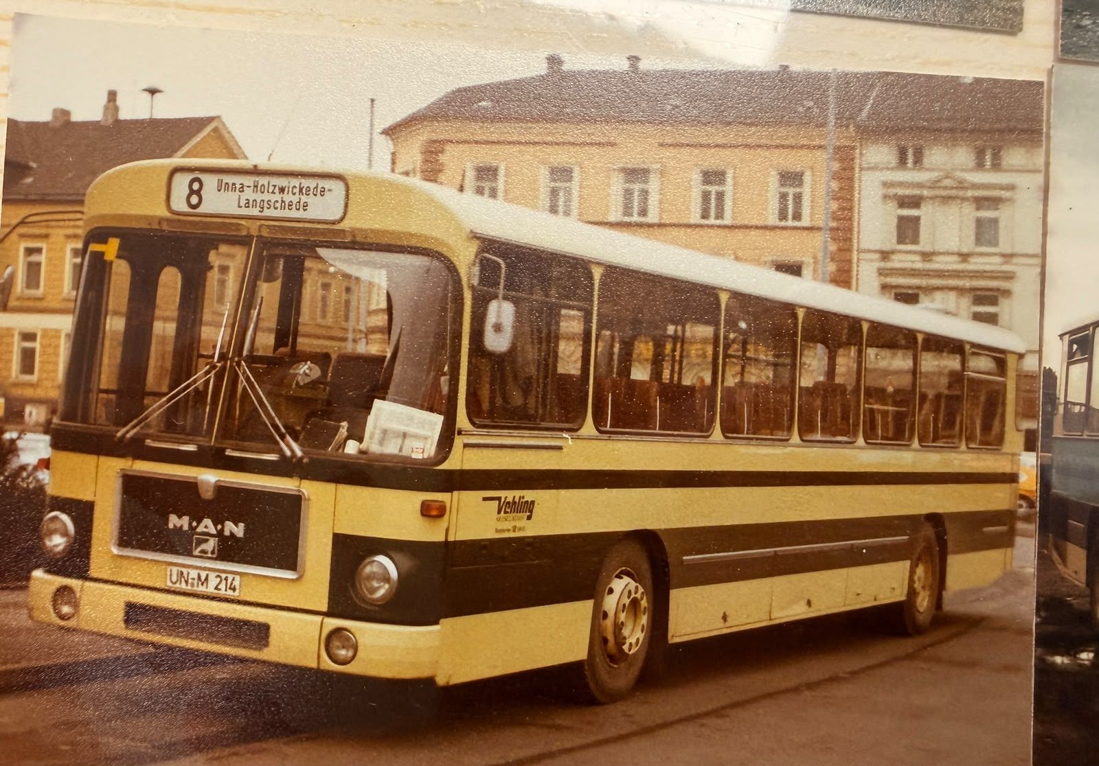 MAN-Überlandbus auf der Linie 8 Unna – Holzwickede – Langschede