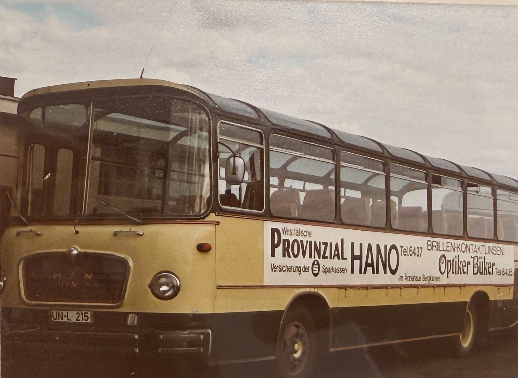 MAN-Bus mit Werbung für Provinzial und einen Optiker