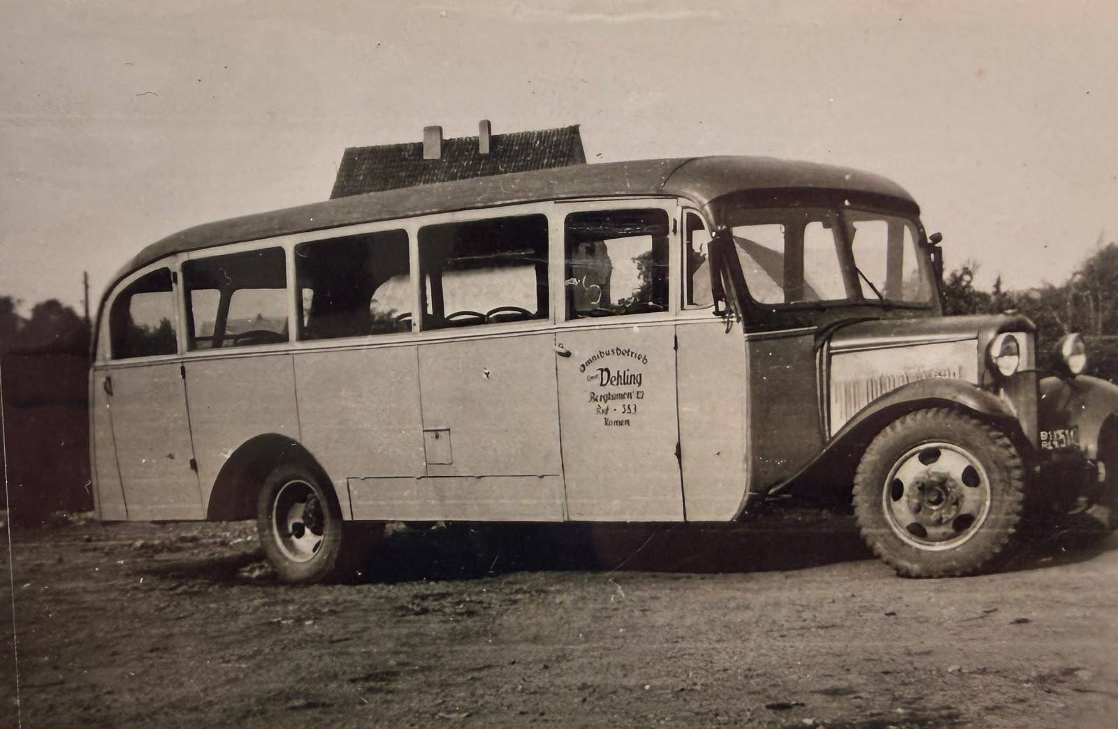 Hauber-Bus mit Dachgepäckträger