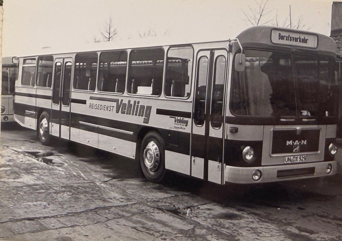 MAN-Bus im Berufsverkehr