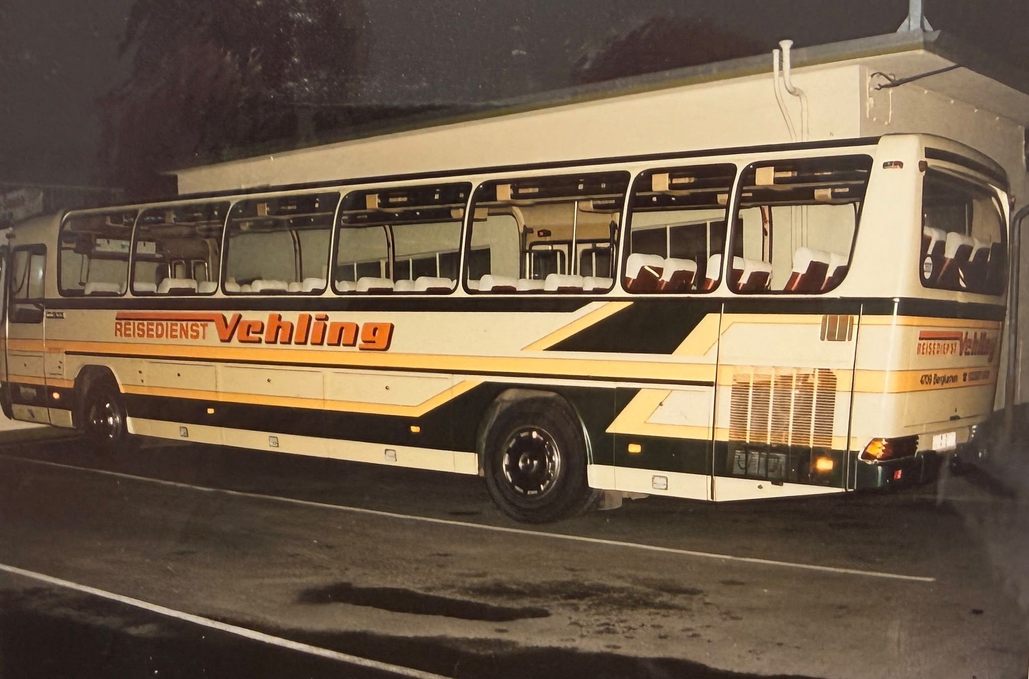 Reisebus „Reisedienst Vehling, 4709 Bergkamen“