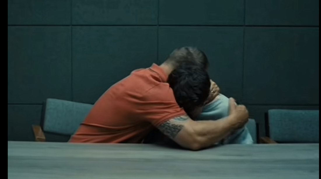 Adolescencia: el abrazo es un intento de preservar el vínculo en medio de la devastación