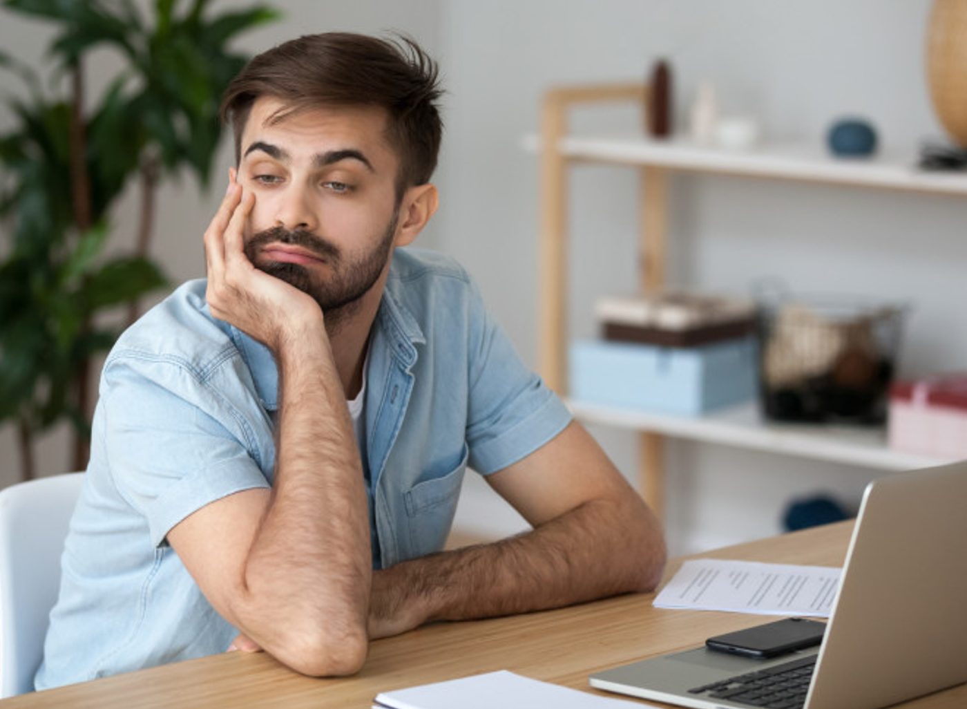 persona adulta que sufre déficit de atención