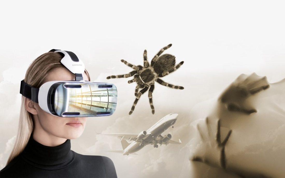 mujer utilizando visores de realidad virtual mientra evalua TDAH y trata fobias