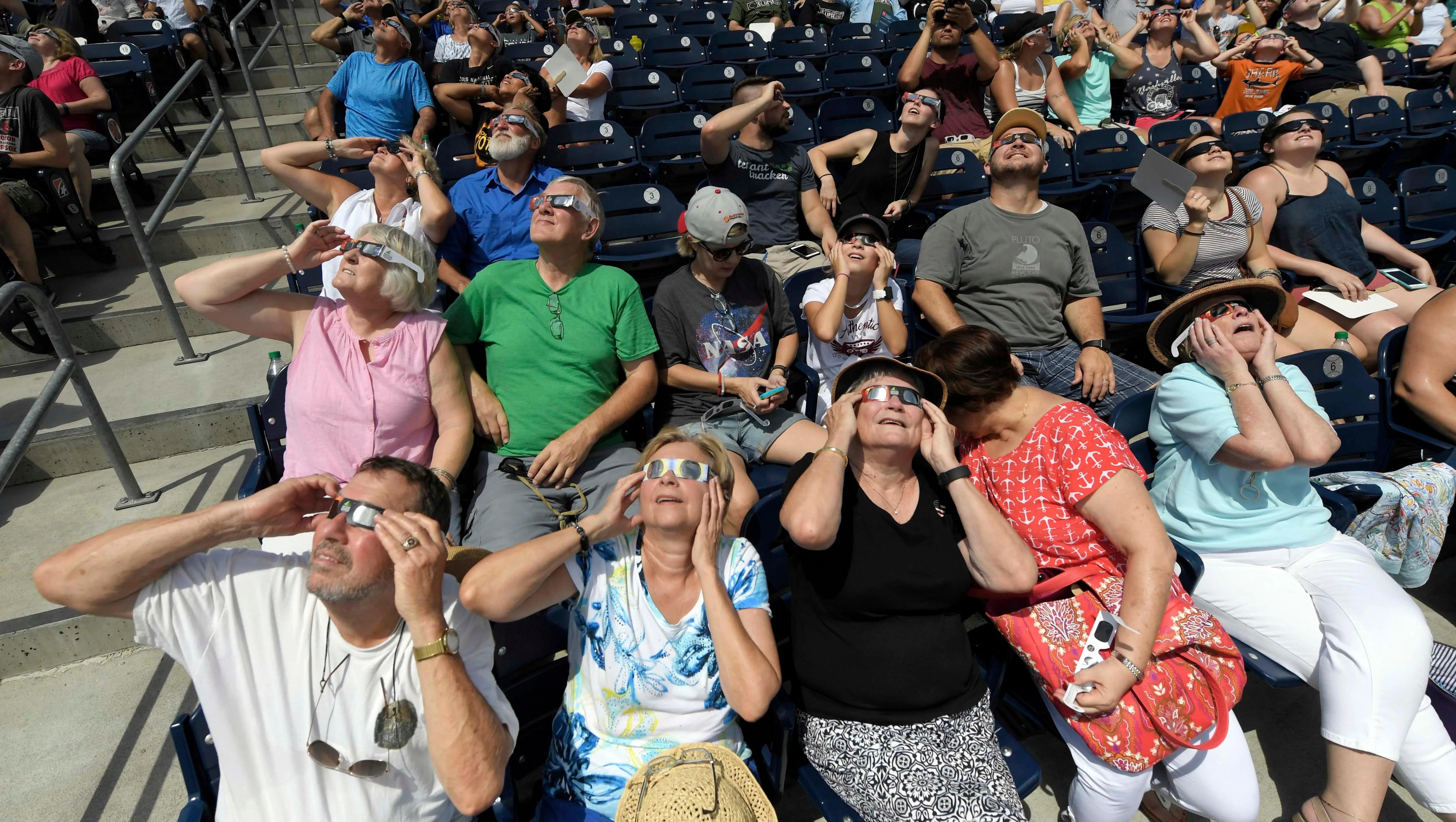 Solar eclipse 2017: Eclipse captivates nation, USA forgets ...