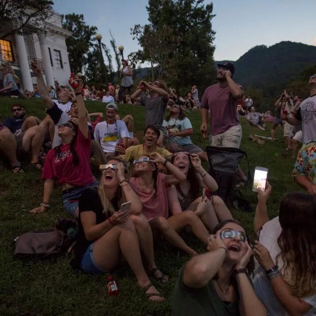 How to View the 2024 Solar Eclipse - Best Viewing Experience