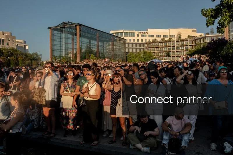 Licensable picture: FRANCE-PARIS-SOLAR ECLIPSE-CROWD | Reuters Connect