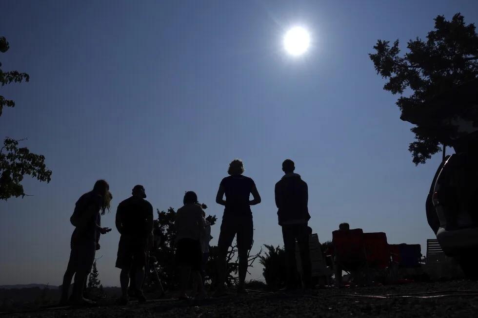 Find an April 8 total solar eclipse watch party near you | AP News