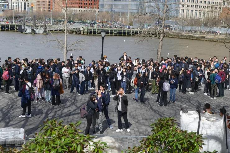 Extraterrestrial Energy.' The Eclipse-Watching Party in Battery ...