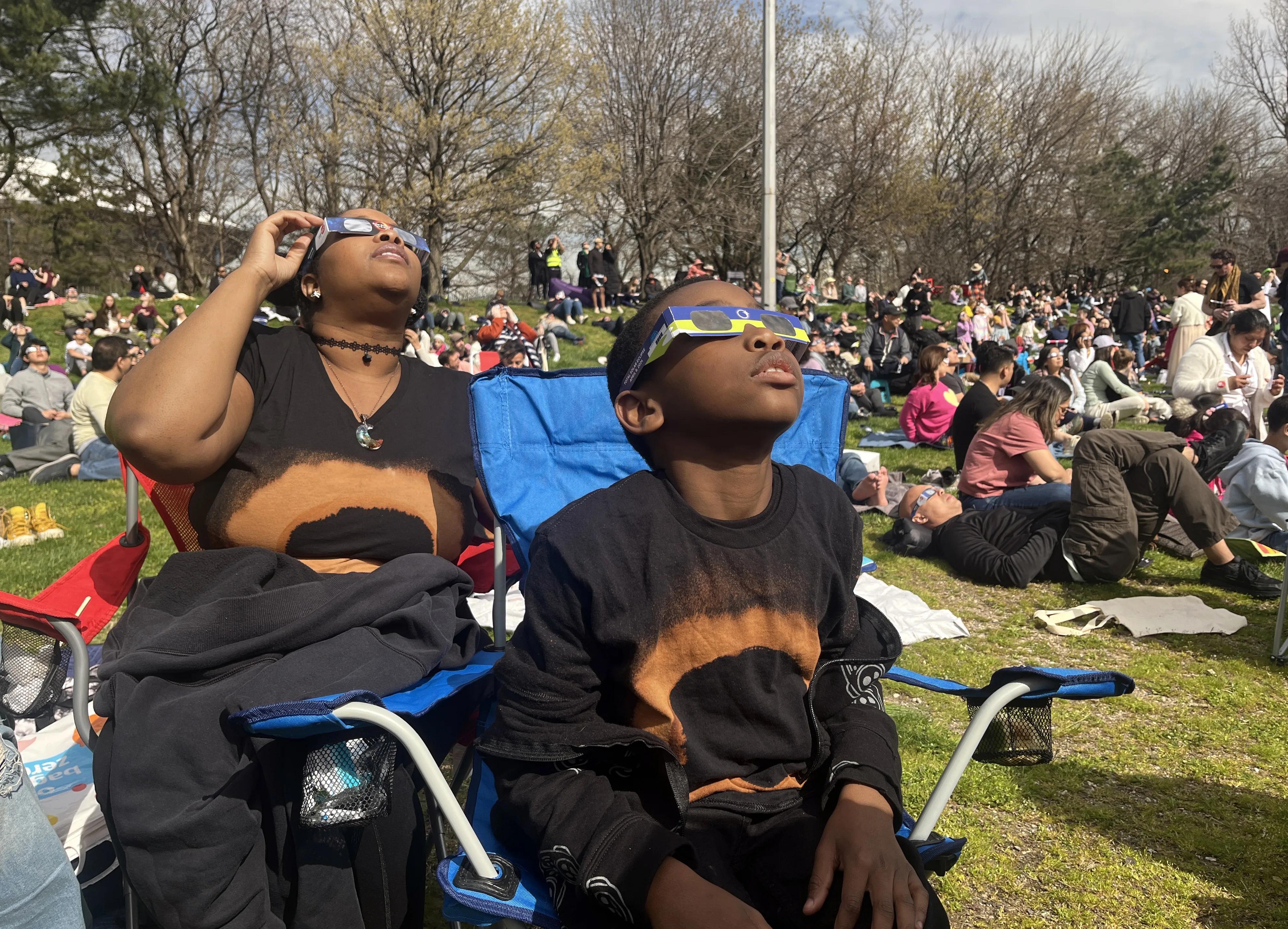 Eclipse: NY families share in a rare learning experience ...