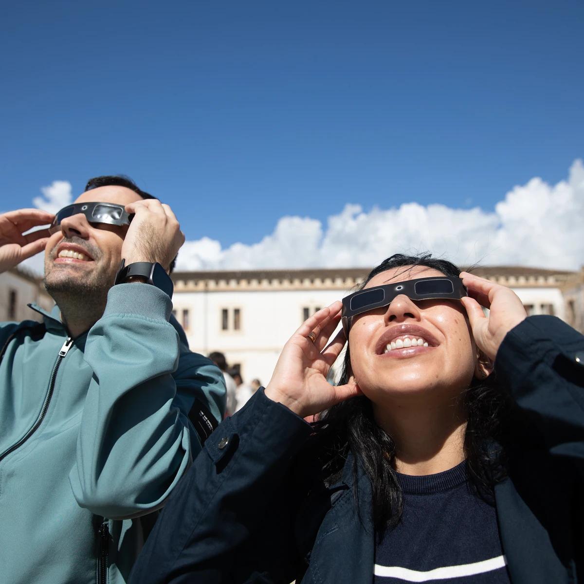 Cinco errores que pueden arruinarte el eclipse solar de agosto