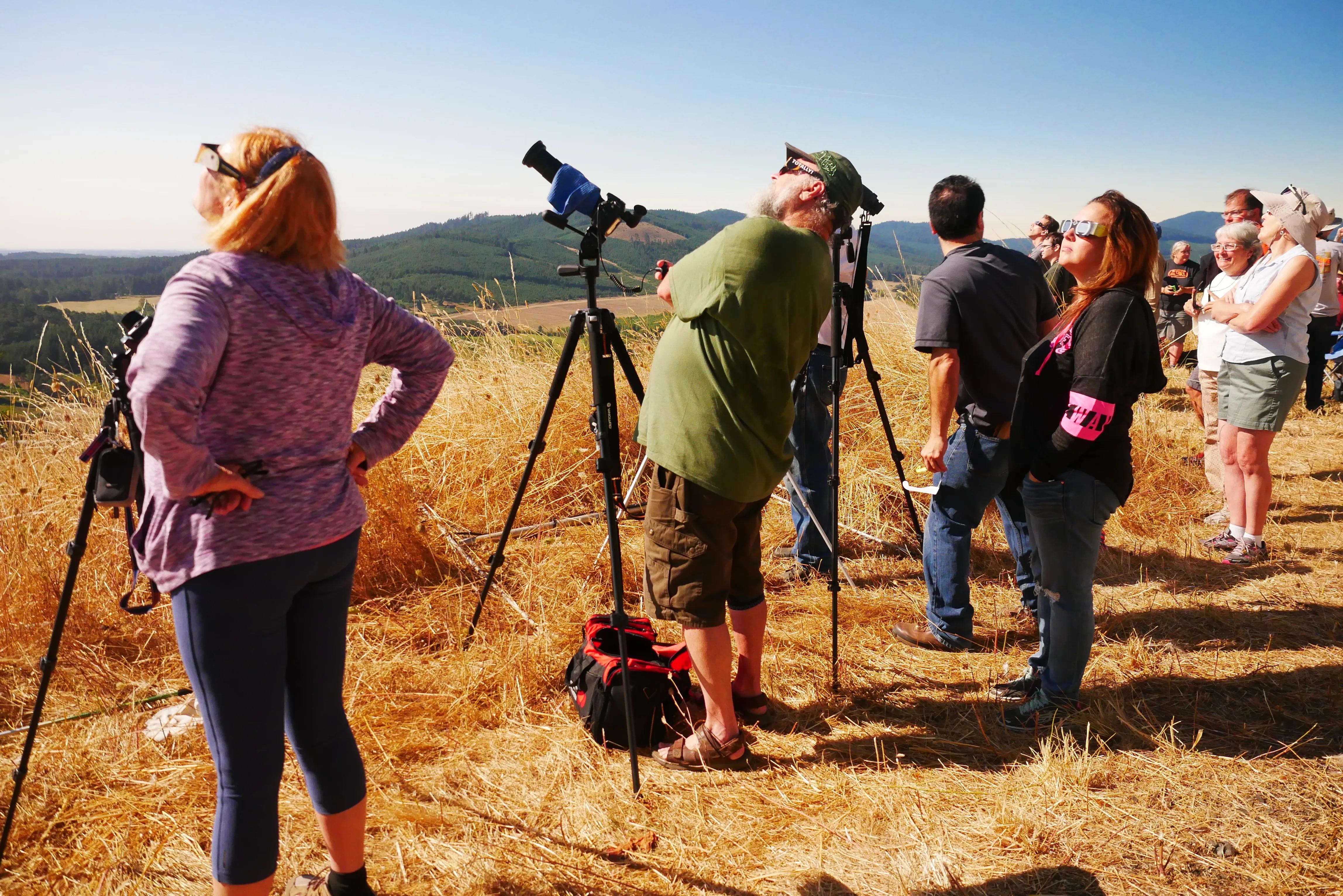 The Experience of Experiencing Eclipse People Watching ...