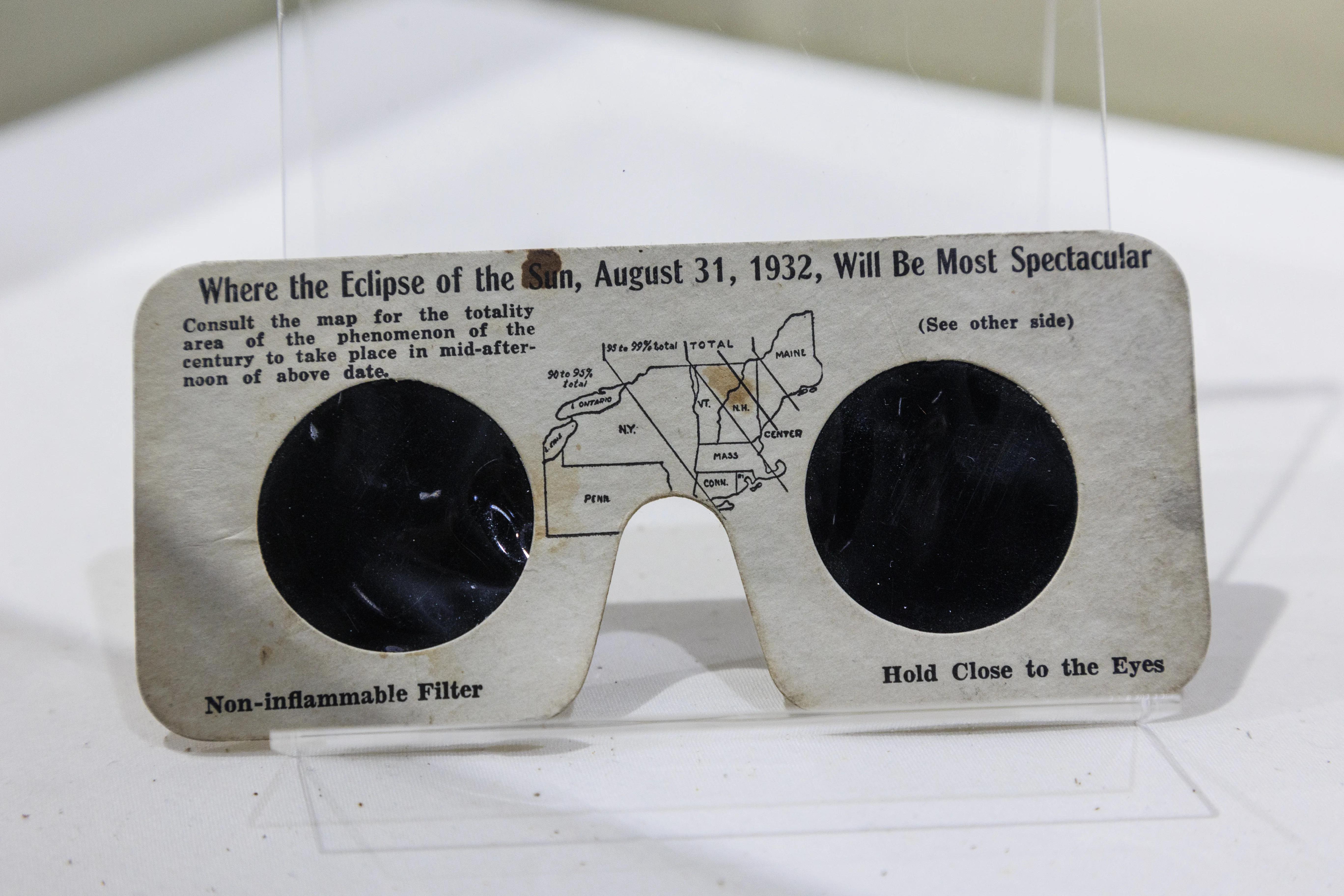 Illustration zu „Die Phasen einer totalen Sonnenfinsternis – und was Sie jew…“.